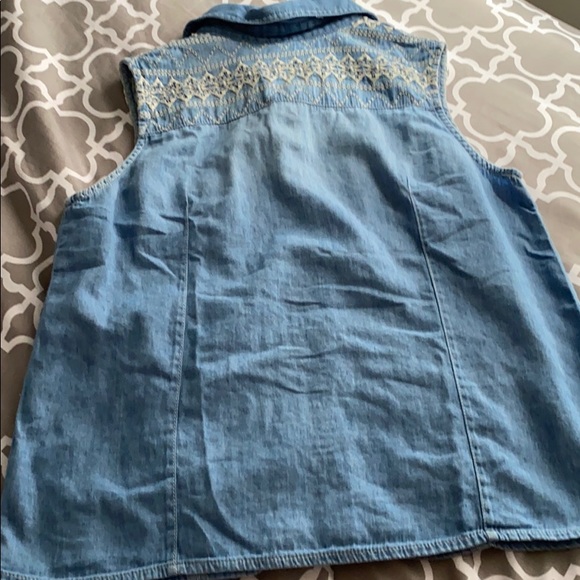 Top - Picture 2 of 3